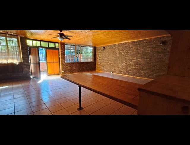 3 BEDROOM HOUSE FOR SALE IN MOUNTAIN VIEW